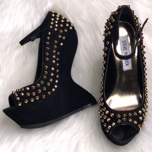 Steve Madden Gammblee  Black Studded Platforms